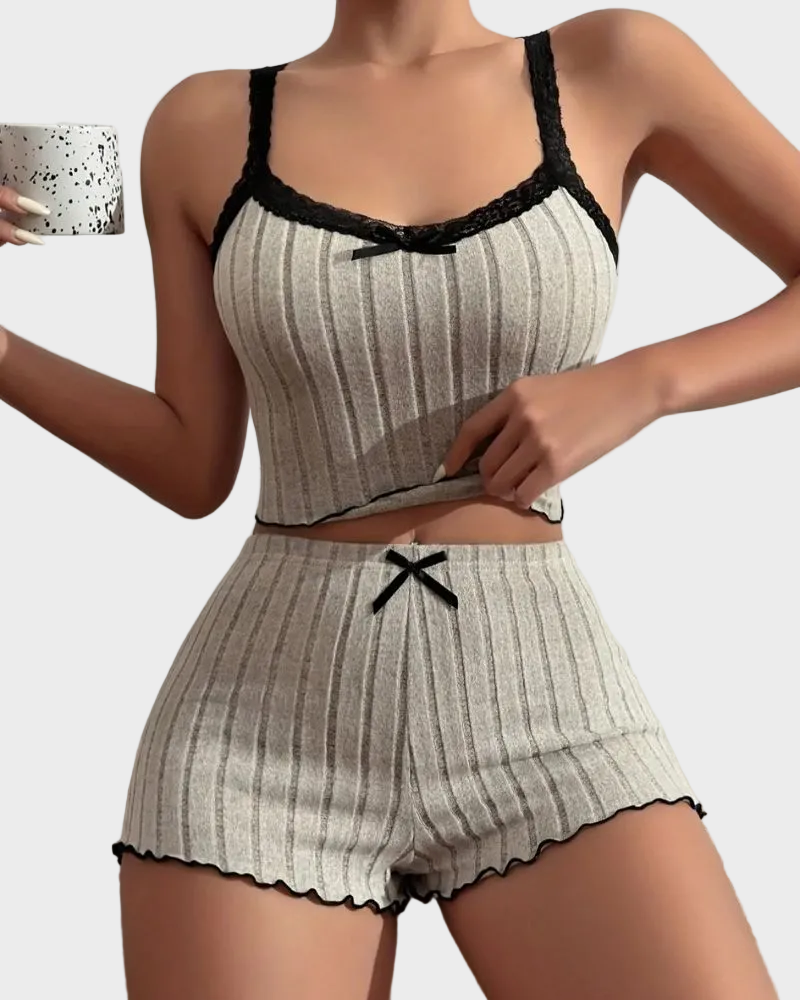 Pigiama canotta e pantaloncini con pizzo e fiocco