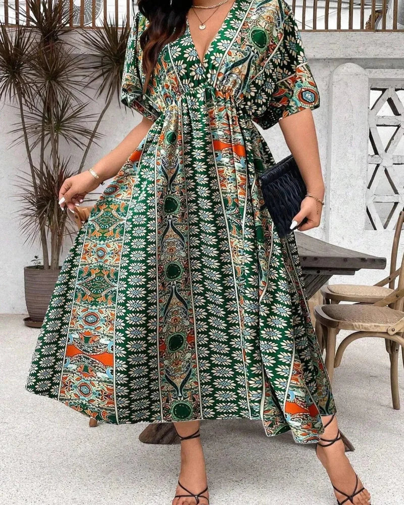 Abito svasato boho floreale taglie comode con scollo a V