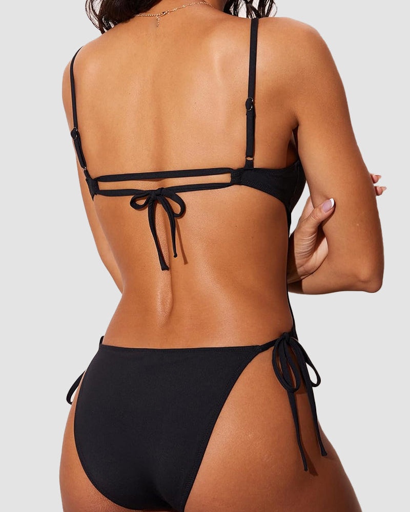 Costume intero con scollo tondo e schiena scoperta, spalline regolabili