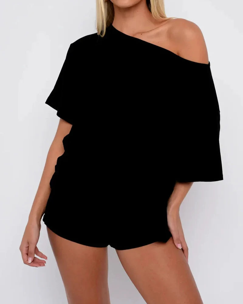 Completo lounge 2 pezzi top con spalle scoperte e shorts