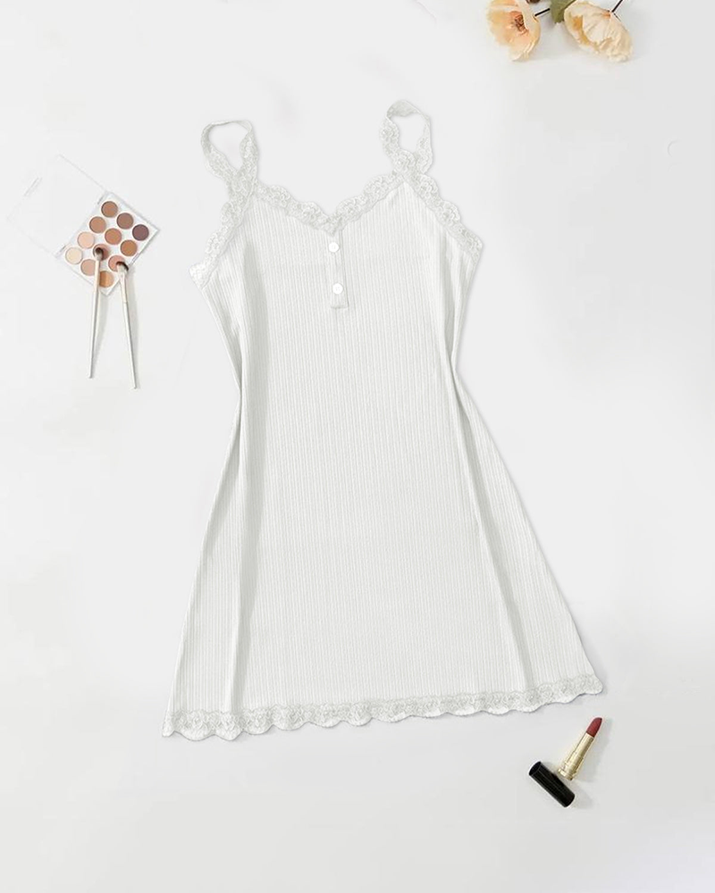 Sottoveste con spalline sottili e pizzo laterale