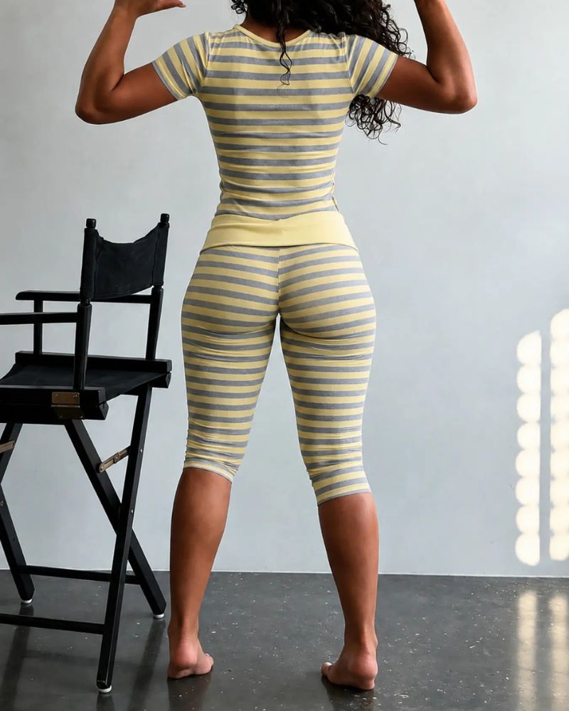 Completo a righe top corto e leggings a pinocchietto